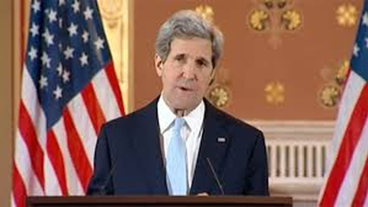 Kerry diz na Suíça que Assad tem de deixar o poder