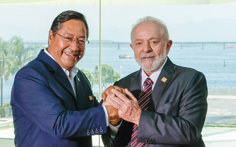 Em viagem à Bolívia, Lula comemora entrada do país no Mercosul