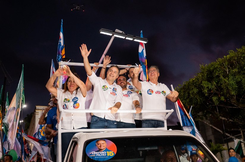 Senador Renan participa de caravana em Quebrangulo marcada por mobilização popular e homenagem a Marcelo Lima