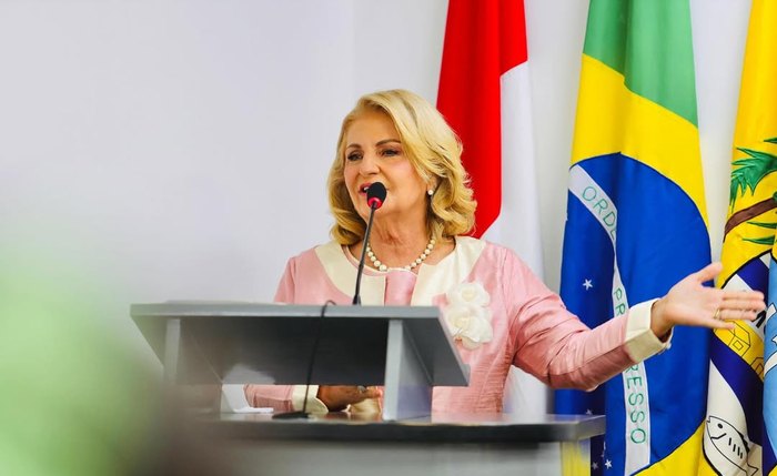 A prefeita Fátima Rezende A prefeita Fátima Rezende