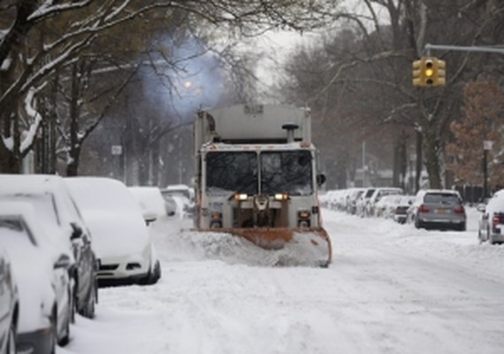 Estados Unidos enfrentam onda de frio ártico e neve intensa