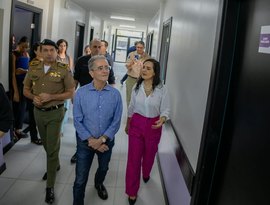 Governador em exercício elogia estrutura do Cisp da Mulher