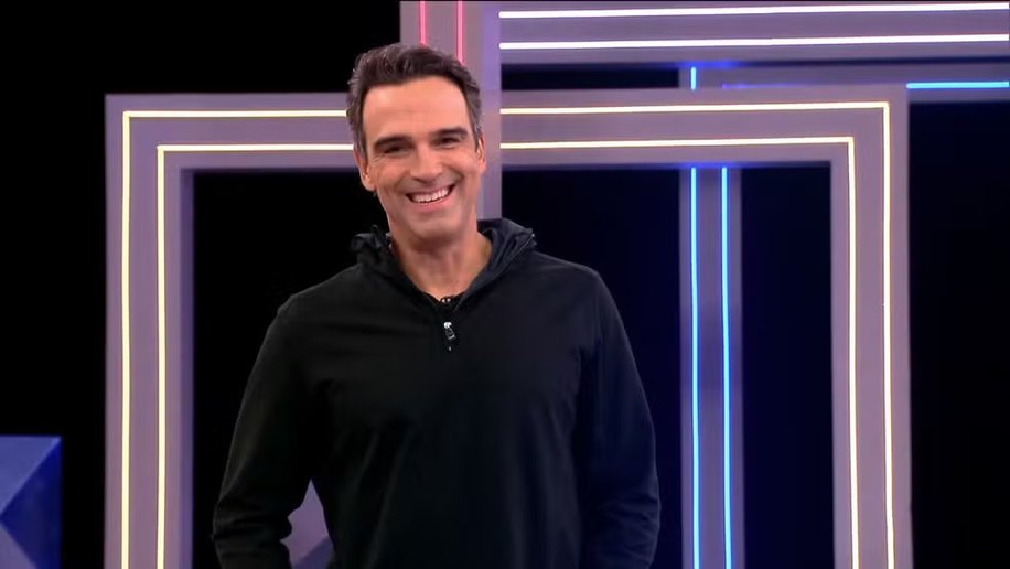 Que horas começa o BBB 26 hoje, sábado (28)?