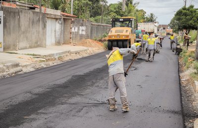 Maceió Tem Pressa: Prefeitura pavimenta mais de 2.843 m² na Cidade Universitária