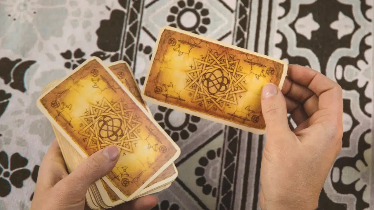 Tarot do dia: previsões para os 12 signos em 07/10/2026