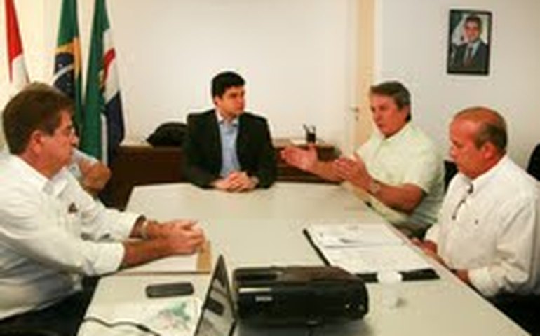 Collor anuncia R$ 15 milhões para dragagem da Lagoa Mundaú