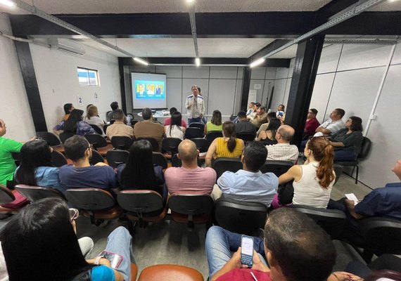 Farmácias de Maceió recebem capacitação para evitar fraudes com receitas de medicamentos controlados