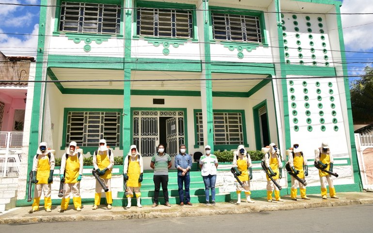 Prefeitura de Major de Izidoro sanitiza e desinfecta ruas em ação contra a Covid-19