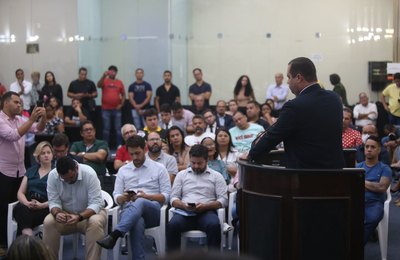 Fernando Pereira critica descaso do Estado com o desabastecimento de água e as altas tarifas cobradas na região metropolitana  
