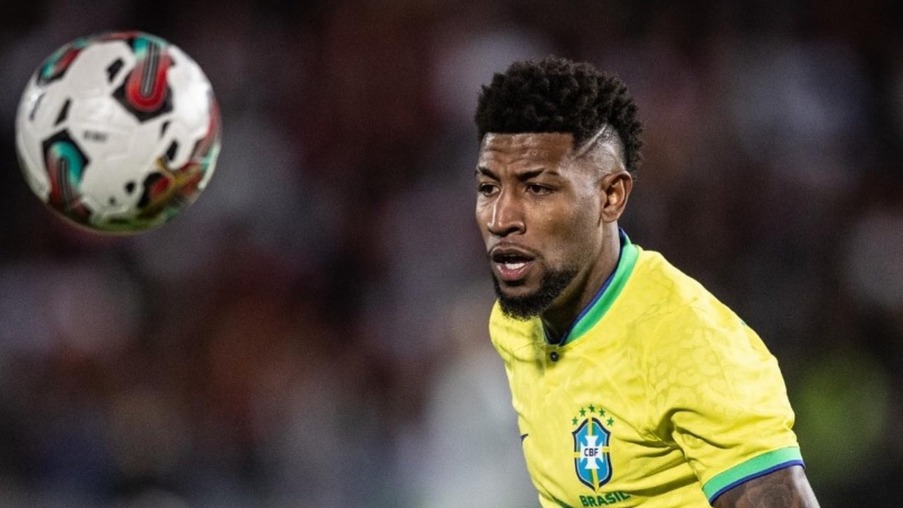  
Danilo é cortado e Diniz convocada Emerson Royal