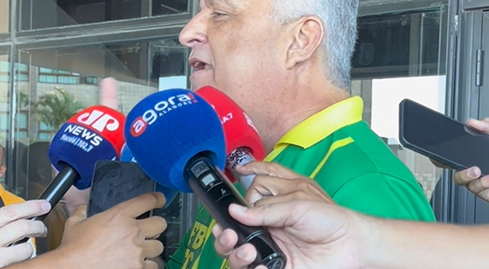 Alfredo Gaspar concedeu entrevista coletiva antes de evento com lideranças políticas do interior alagoano
