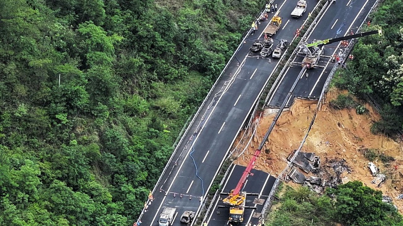 China anuncia balanço de 48 mortos em desabamento de estrada