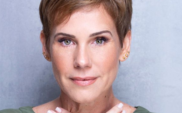 Ex-paquita Andréa Veiga desabafa: &#8216;nem todos os artistas são ricos&#8217;