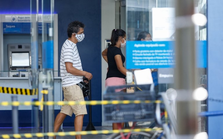Governo estabelece ordenamento de filas em frente a bancos