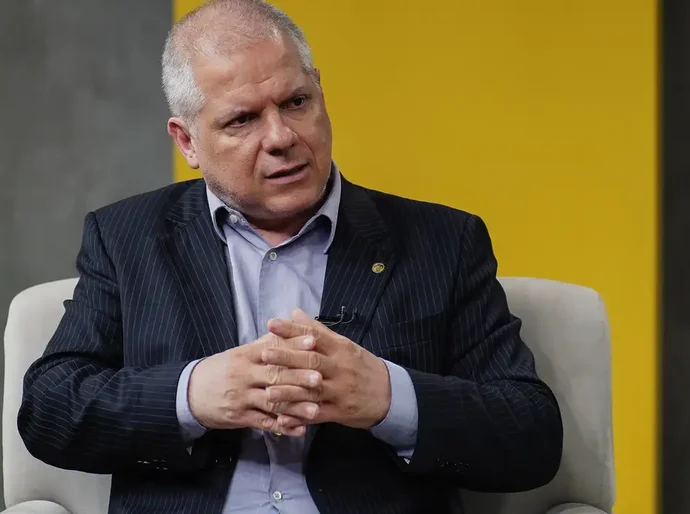 Justiça  Federal determina afastamento do presidente do INSS, alvo na Operação Sem Desconto