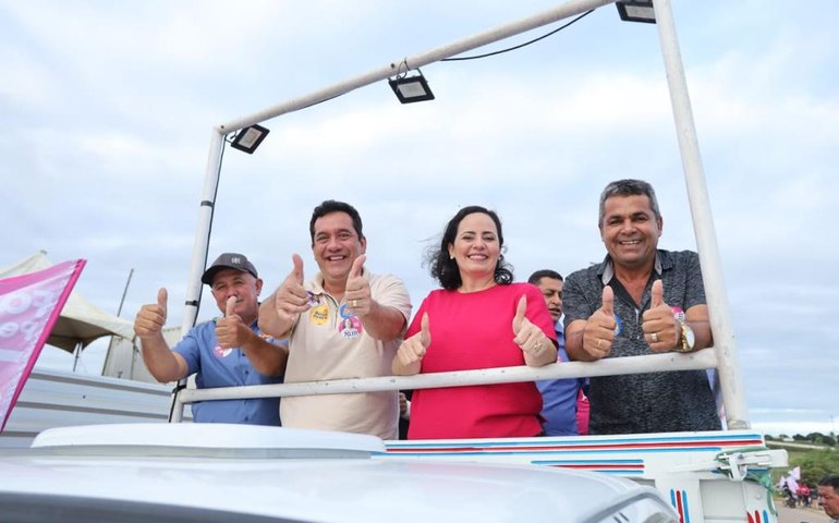 Carreatas e caminhadas de Fabiana Pessoa levam multidão de apoiadores