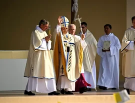 Papa pede 'expansão da fé' a franceses durante missa na Place de la Concorde