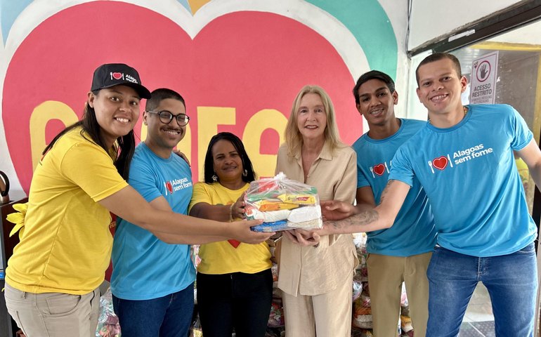 Programa Alagoas Sem Fome realiza 99ª doação de alimentos no Benedito Bentes