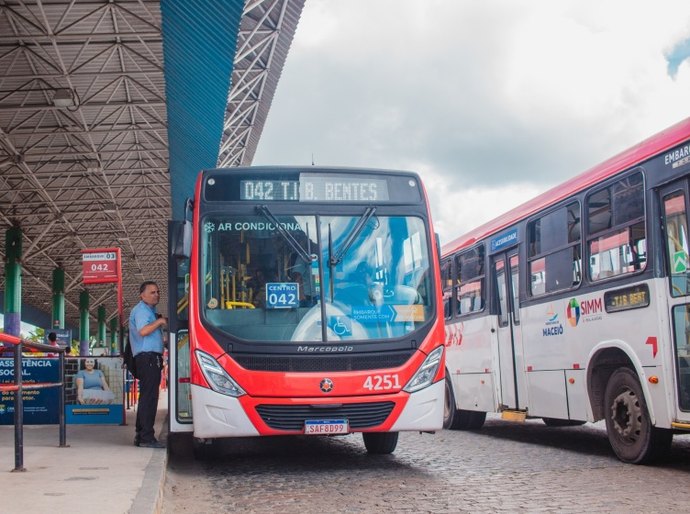 DMTT define programação especial de ônibus para feriado e domingos de dezembro