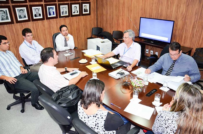 TCE/AL realiza licitações para contratação de serviços de buffet