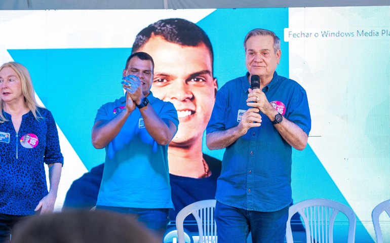 Ao lado de Ronaldo Lessa, João Folha lança sua campanha em Maceió