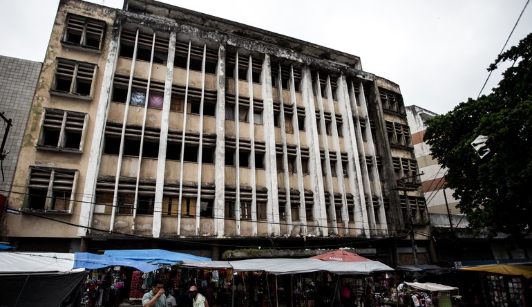 Prédios abandonados vão virar moradia popular