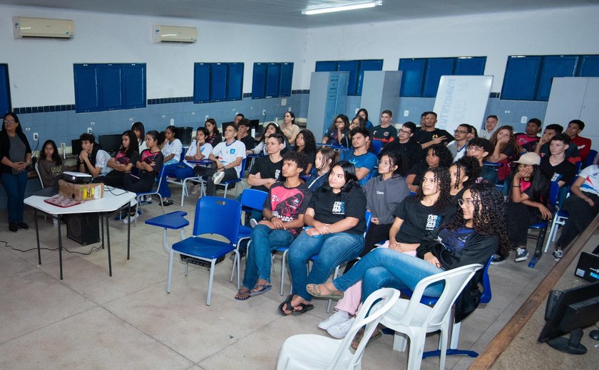 Estudantes da rede estadual intensificam preparação para o Enem com simulado neste sábado (24)