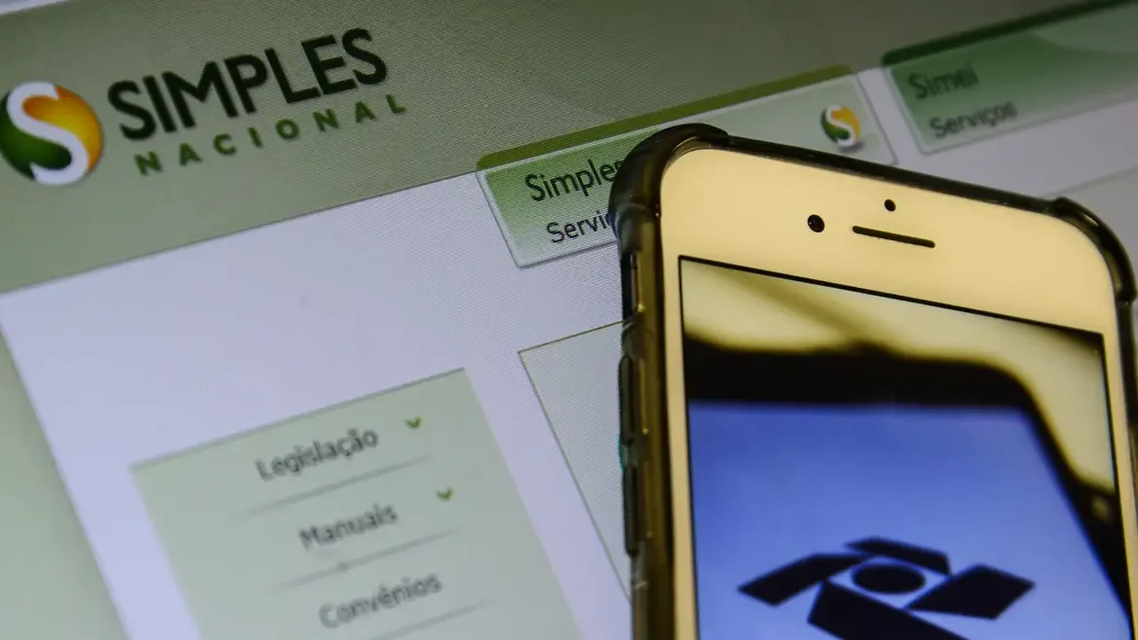 Governo adia por 2 meses recolhimento do Simples de empresas afetadas pelo tarifaço