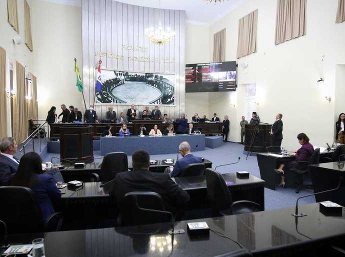 Sessão ordinária da ALE é marcada pela análise de doze vetos
