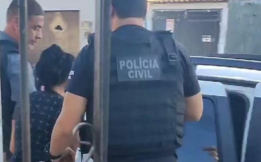 Mulher que matou cuidadora da mãe a facadas é presa