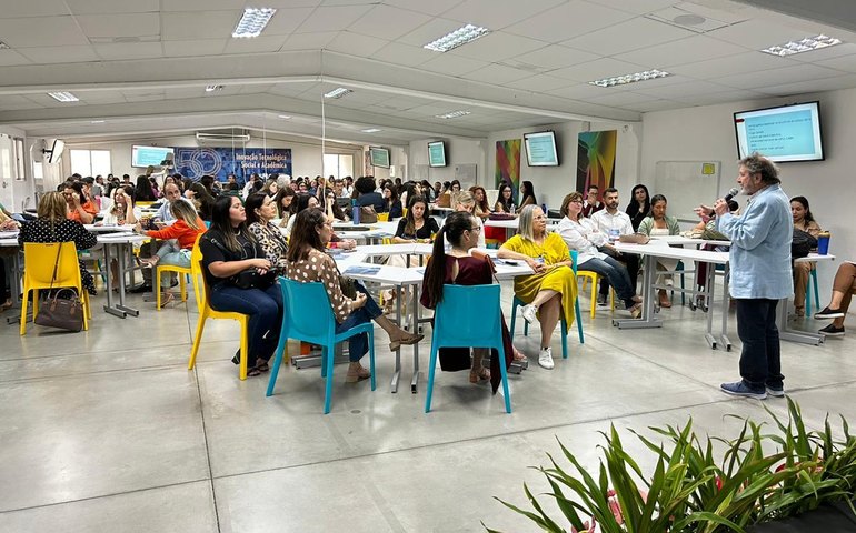 Saúde promove capacitação sobre inovação tecnológica e clínica ampliada de saúde bucal