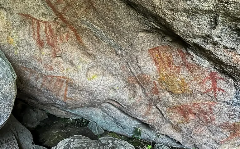 Instituições se unem para desvendar pinturas rupestres em Itatiaia