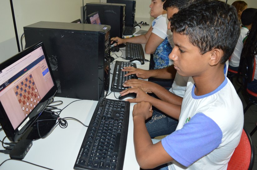 Alunos da rede pública de Maceió participam de olimpíada de matemática