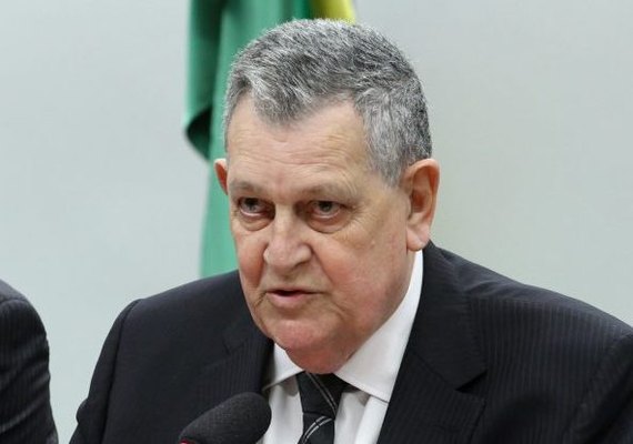 Câmara aprova homenagem ao ex-deputado Arnaldo Faria de Sá, que passa a dar nome a espaço