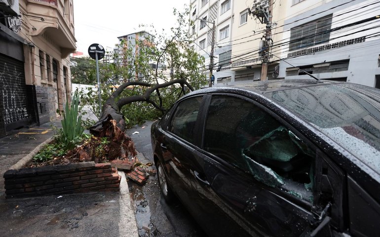 Semana começa com possibilidade de chuvas fortes no Sul e Sudeste