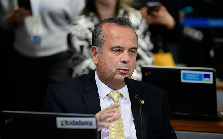 Juiz condena Rogério Marinho por funcionária fantasma na Câmara de Natal