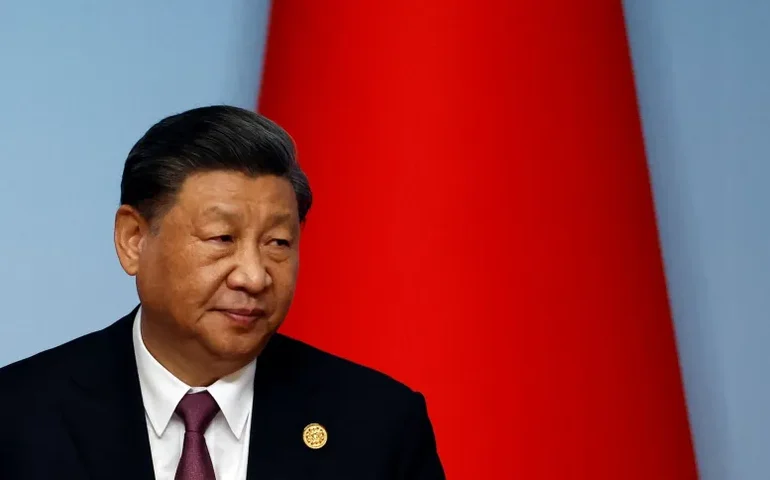 Xi Jinping deixa Itamaraty após jantar de cerca de 1h30 com Lula
