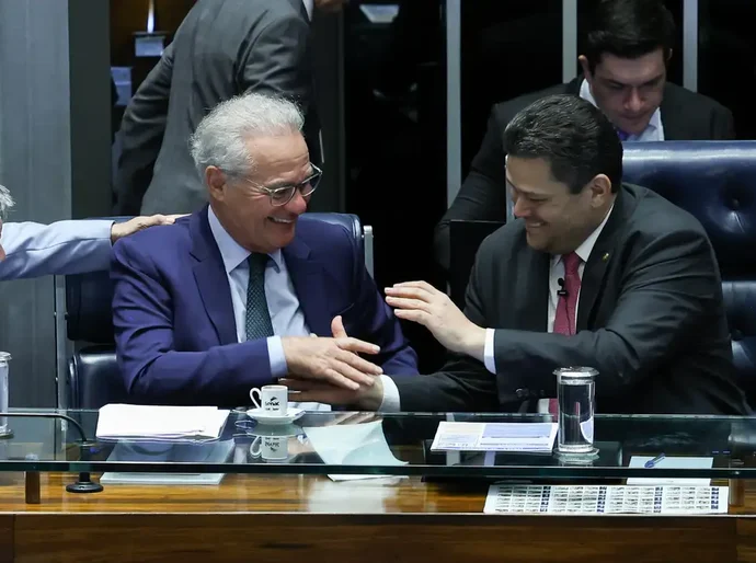 Por unanimidade, Senado aprova isentar IR para quem ganha até RS 5 mil