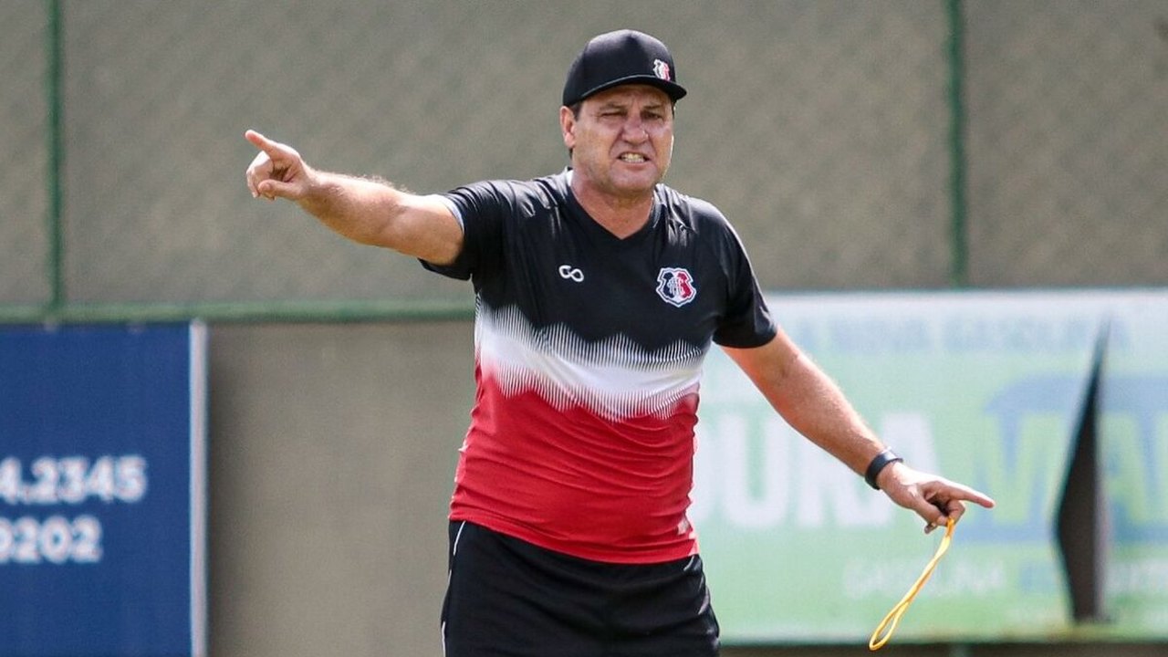 Brigatti antecipa anúncio da Ponte Preta e confirma contratação de meia do Athletico-PR