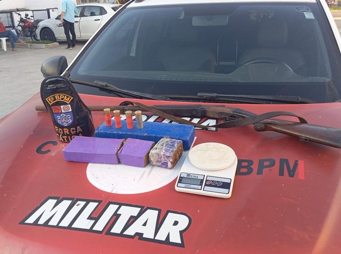 PM registra prisões, apreende três armas de fogo e drogas e recupera veículos na capital e interior