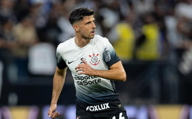 Hernández revela falta de justificativa para afastamento e cita crise no Corinthians: 'Dá pena'