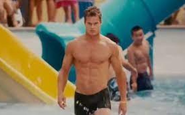 Alec Musser, ator de 'Gente Grande', morre aos 50 anos; Adam Sandler lamenta