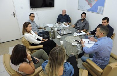 Casal discute parceria com o Google para hospedagem de serviços e otimização de dados