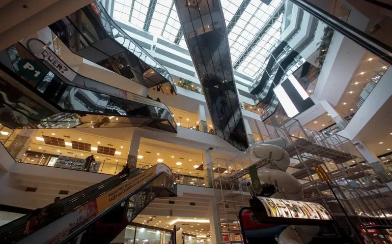 Público de shoppings ainda está 20% abaixo do pré-pandemia