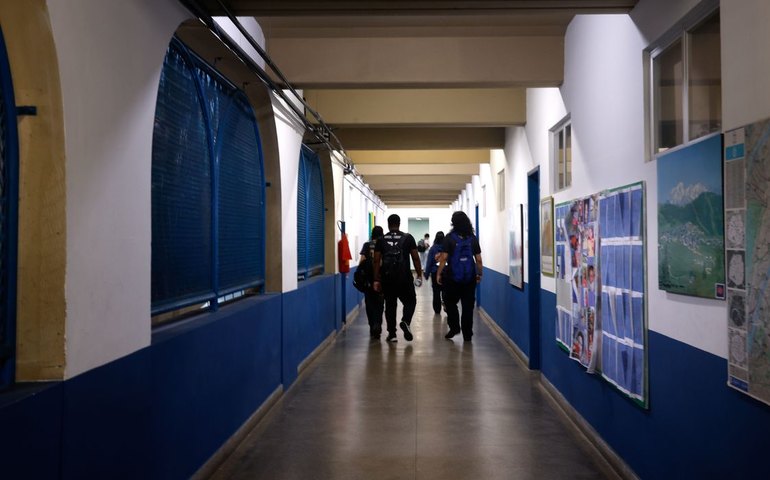 Enfrentamento à violência é desafio para 71,7% dos gestores de escolas