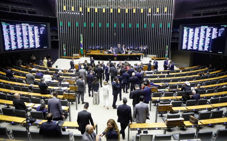 Veja a lista dos deputados que assinaram até o momento a PEC pelo fim da escala 6x1