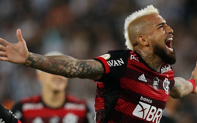 Flamengo supera o Botafogo e volta a ser principal perseguidor do líder Palmeiras