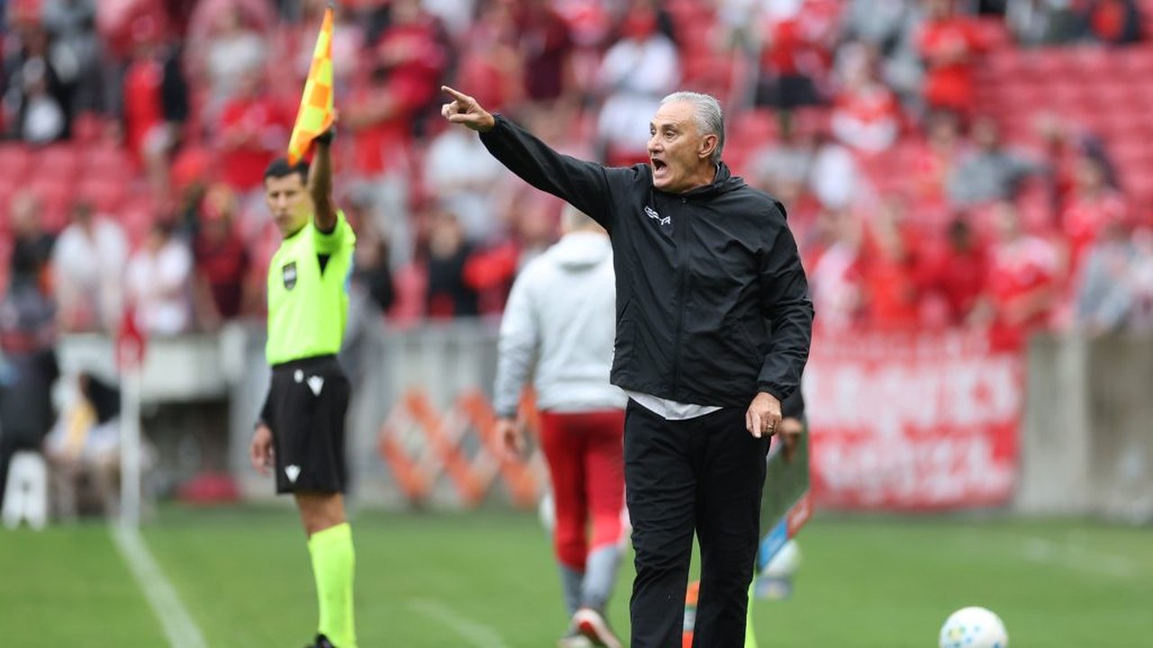 Tite fala sobre partida contra Internacional após mais uma derrota: “Nós estivemos muito abaixo daquilo que podemos render”