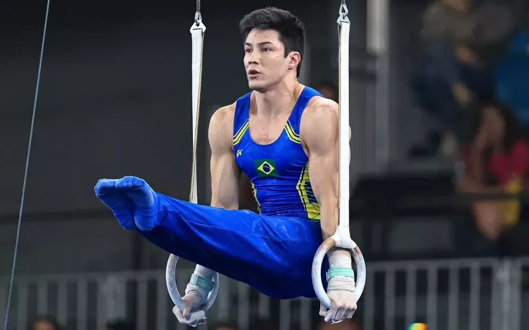 Arthur Nory é prata na barra fixa na Copa do Mundo de Baku e mantém esperança de vaga olímpica; veja vídeo