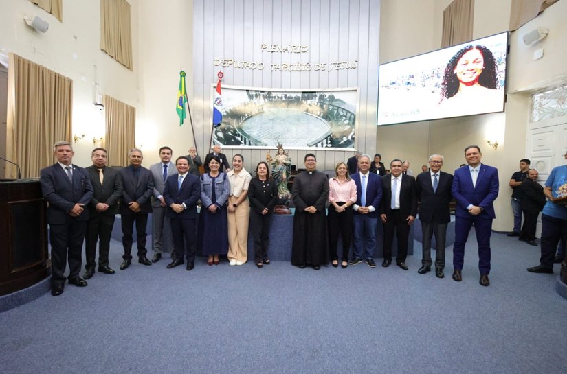 Plenário da ALE recebe imagem de Nossa Senhora dos Prazeres
